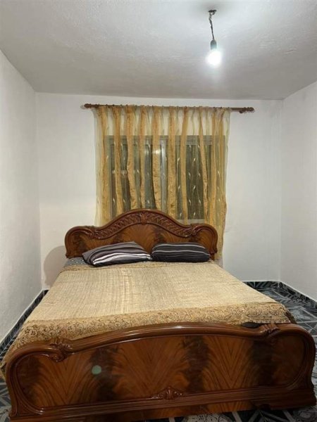 Tirane, jepet me qera Vile 2+1+BLK 110 m² 25.000 Leke (Rruga "Petrit Radovicka)