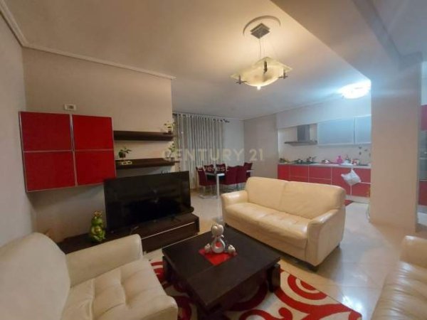 Tirane, shitet apartament 2+1 Kati 1, 121 m² 121.000 Euro (kodra e diellit)