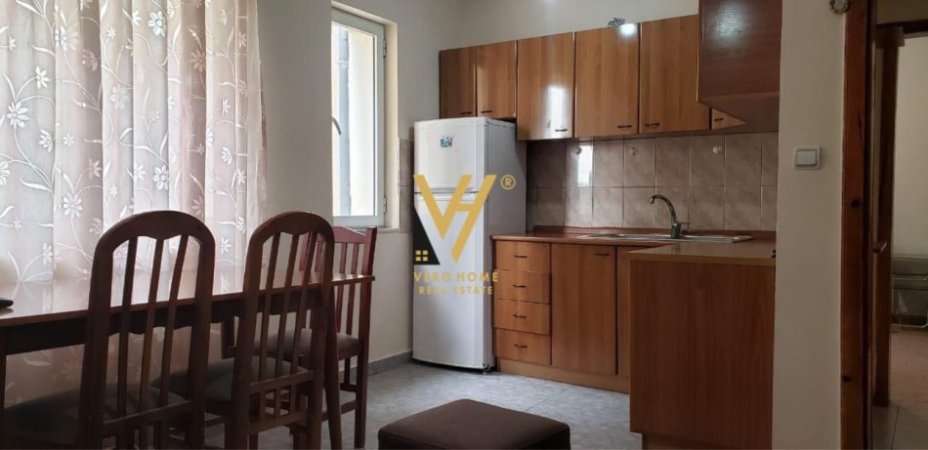 Tirane, jepet me qera apartament 2+1+Ballkon Kati 3, 85 m² 400 € (ALI DEMI)