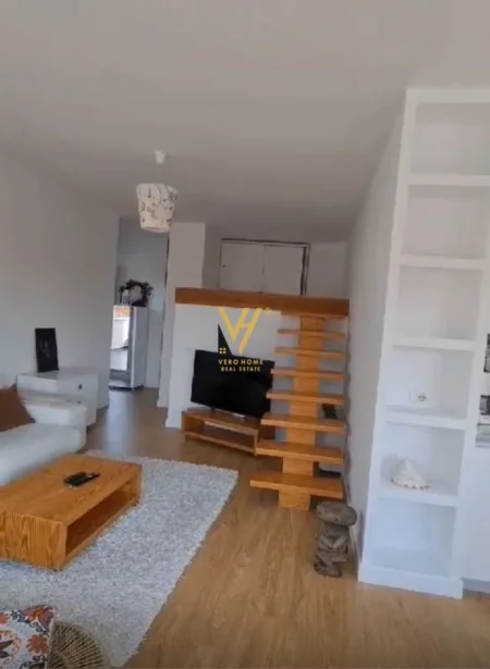 Tirane, jepet me qera apartament+verande | Penthouse 1+1+Ballkon Kati 7, 140 m² 1.350 € (QENDER)