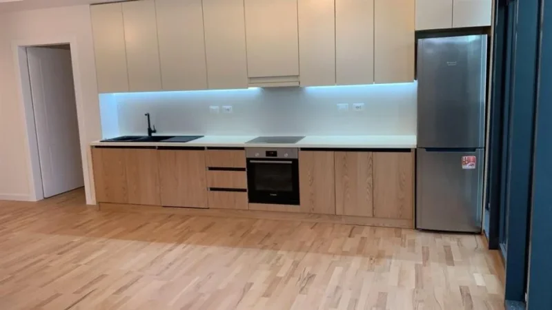 Tirane, jepet me qera apartament 2+1 Kati 5, 120 m² 