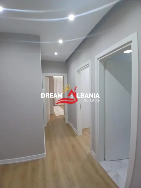 Tirane, apartament 2+1 Kati 1, 78 m² (Fusha Aviacionit)