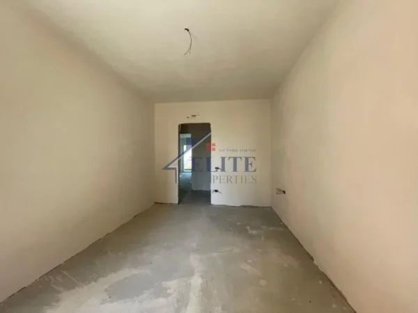 Tirane, shitet apartament 2+1+Ballkon Kati 3, 121 m² 88.038 € (Kamez)