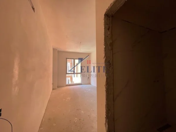 Tirane, shitet apartament 2+1+Ballkon Kati 3, 121 m² 88.038 € (Kamez)