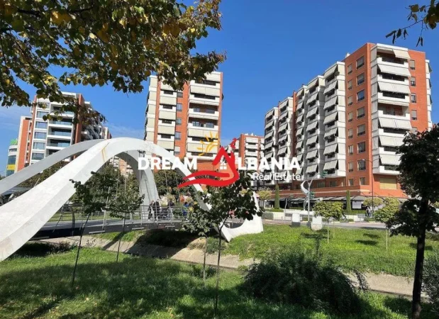 Tirane, jepet me qera apartament 2+1 Kati 5, 90 m² 700 € (rr Kavajes)