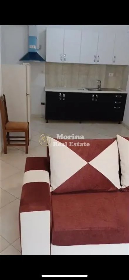 Tirane, jepet me qera apartament 1+1+Ballkon Kati 3, 70 m² 450 € (Don Bosko)