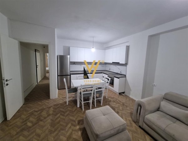 Tirane, jepet me qera apartament 2+1+Ballkon Kati 1, 110 m² 650 € (ALI DEMI)