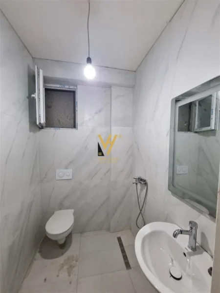 Tirane, jepet me qera apartament 2+1+Ballkon Kati 1, 110 m² 650 € (ALI DEMI)