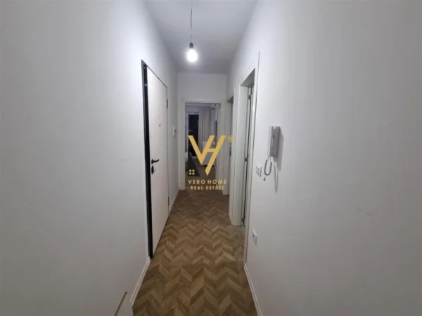 Tirane, jepet me qera apartament 2+1+Ballkon Kati 1, 110 m² 650 € (ALI DEMI)