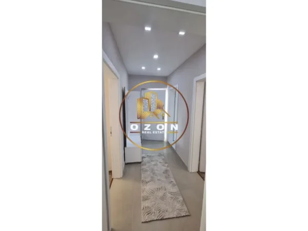 Tirane, shitet apartament 2+1 Kati 4, 121.000 € 