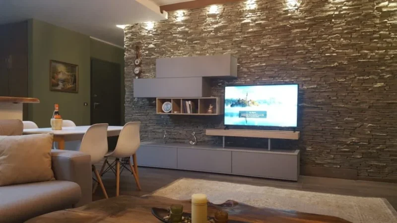 Tirane, jepet me qera apartament 2+1 Kati 3, 90 m² 680 € (Liqeni i Thate)