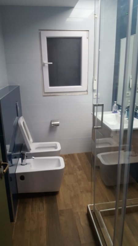 Tirane, jepet me qera apartament 2+1 Kati 3, 90 m² 680 € (Liqeni i Thate)