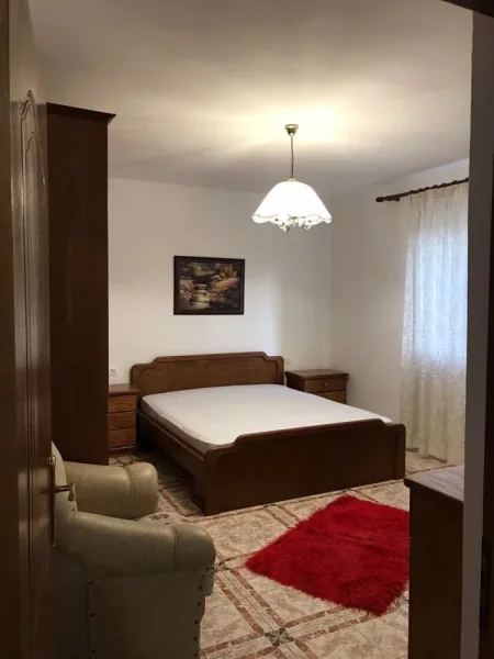 Tirane, jepet me qera apartament 3+1+Aneks+Ballkon Kati 4, 90 m² 530 € (rruga e elbasanit)