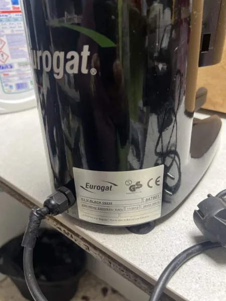 Tirane, ofroj Makine kafeje | Ekspres Mulli për kafe ekspresi (profesional)