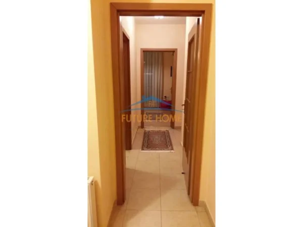 Tirane, jepet me qera zyre Kati 7, 110 m² 1.000 € (Kullat Binjake)