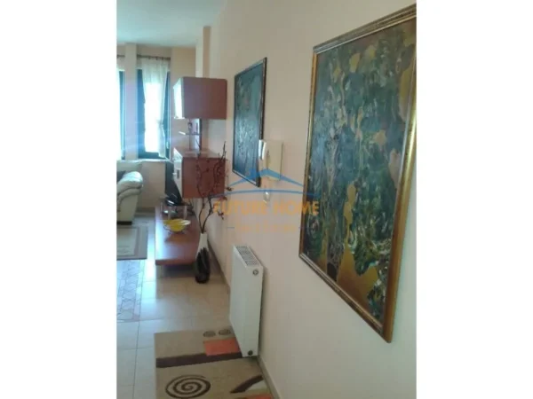 Tirane, jepet me qera zyre Kati 7, 110 m² 1.000 € (Kullat Binjake)