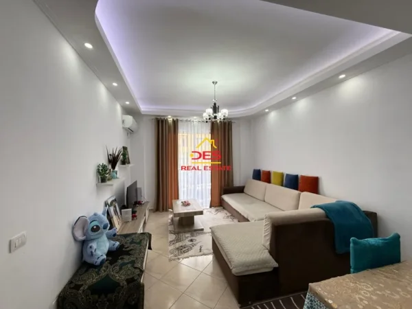 Vlore, shitet apartament 1+1+Ballkon Kati 7, 71 m² 120.000 € (Rruga Çajupi)