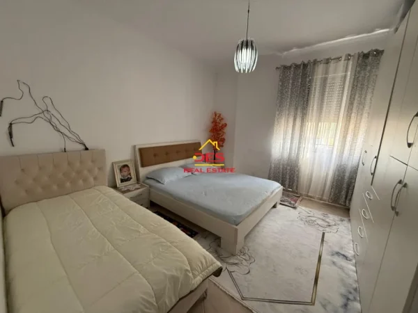 Vlore, shitet apartament 1+1+Ballkon Kati 7, 71 m² 120.000 € (Rruga Çajupi)