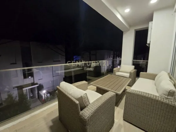 Durres, shitet apartament 2+1+Ballkon Kati 2, 101 m² 295.000 € (GJIRI I LALYIT)