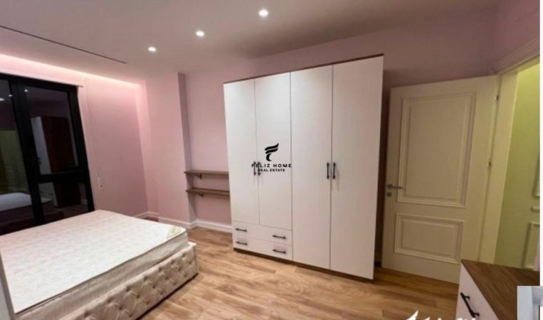Tirane, jepet me qera apartament 3+1 Kati 7, 90 m² 1.000 € (PORCELAN)