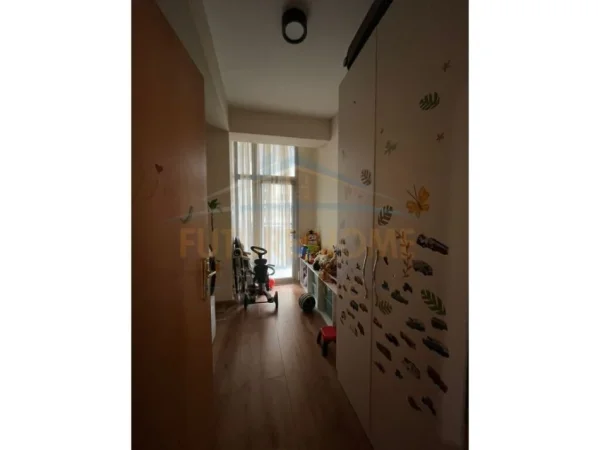 Tirane, shitet apartament 2+1+Ballkon Kati 2, 86 m² 210.000 € (RRUGA E KAVAJES)