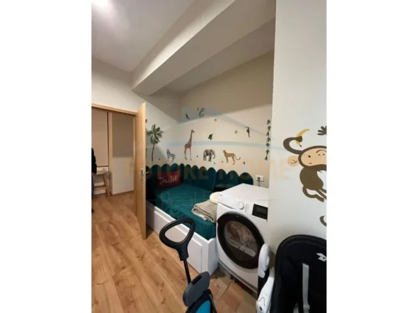 Tirane, shitet apartament 2+1+Ballkon Kati 2, 86 m² 210.000 € (RRUGA E KAVAJES)