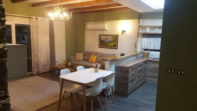 Tirane, jepet me qera apartament 2+1+Ballkon Kati 3, 90 m² 680 € (KOPSHTI BOTANIK)