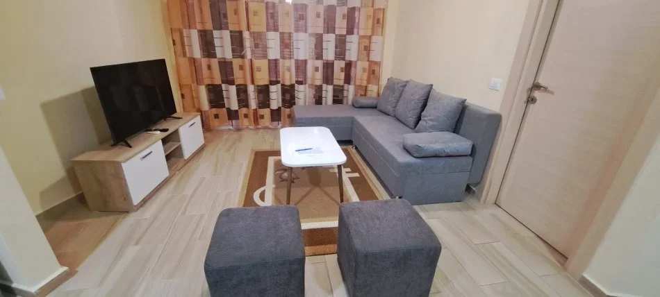 Tirane, jepet me qera apartament 1+1+Aneks Kati 5, 65 m² 550 € (rruga e kosovareve , liqeni artificial)