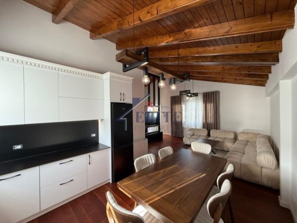 Tirane, jepet me qera apartament 2+1+Ballkon Kati 4, 120 m² 900 € (Selite)