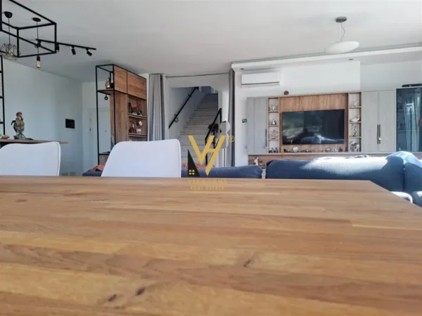 Tirane, shitet apartament duplex Dublex Kati 5, 430 m² 650.000 € (LINZE)