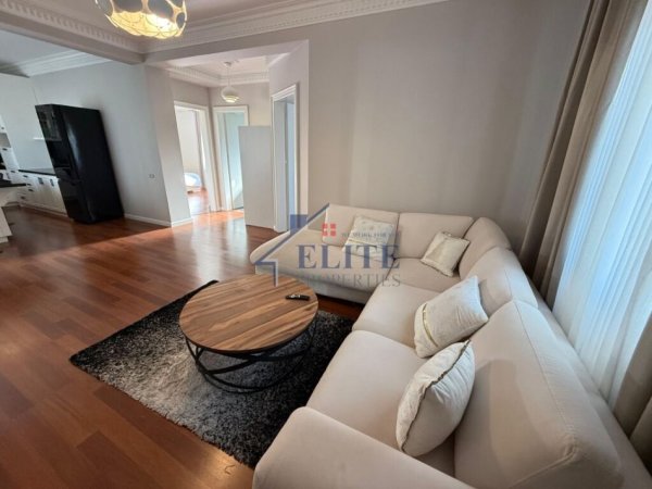 Tirane, jepet me qera apartament 2+1+Ballkon Kati 3, 110 m² 800 € (Selite)