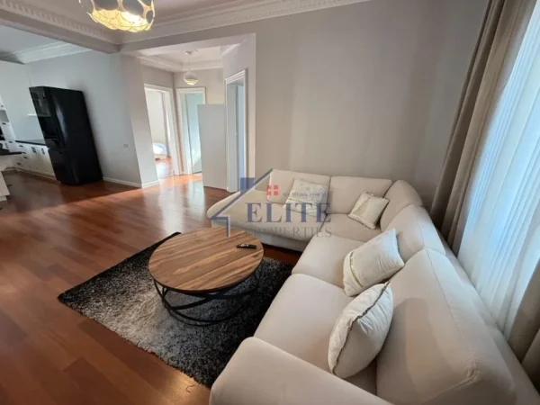 Tirane, jepet me qera apartament 2+1+Ballkon Kati 3, 110 m² 800 € (Selite)