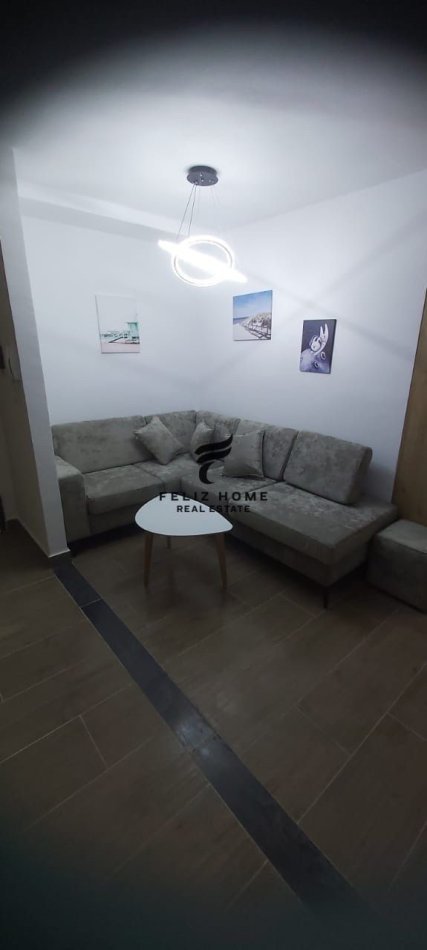Tirane, jepet me qera apartament 1+1+Ballkon Kati 2, 55 m² 500 € (SELITE)