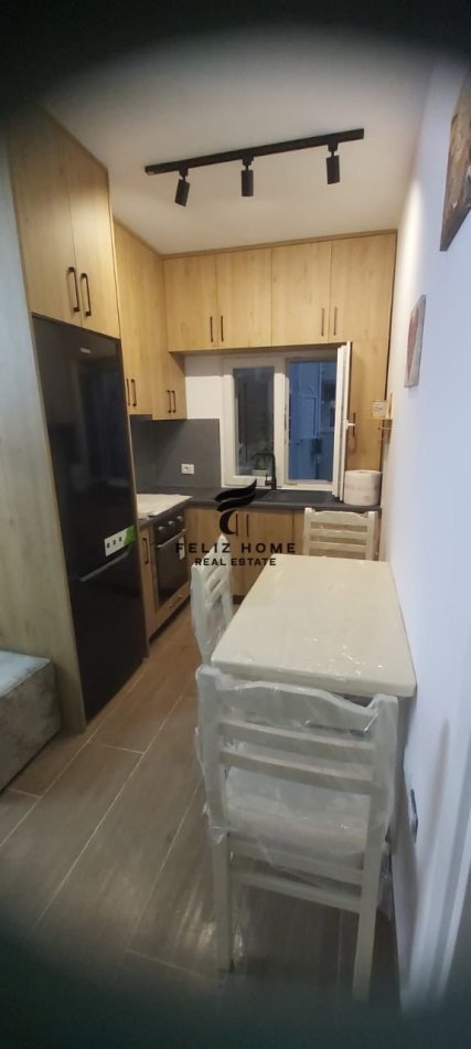 Tirane, jepet me qera apartament 1+1+Ballkon Kati 2, 55 m² 500 € (SELITE)