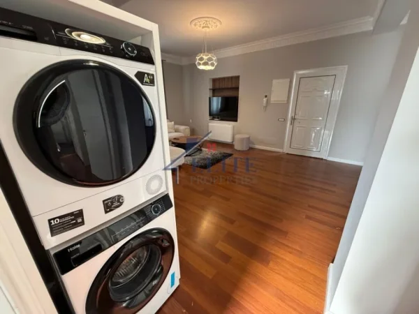 Tirane, jepet me qera apartament 2+1+Ballkon Kati 3, 110 m² 800 € (Selite)