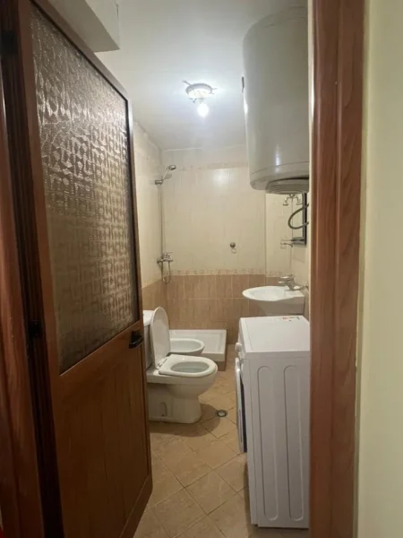 Durres, jepet me qera apartament 1+1+Ballkon Kati 3, 350 € (Shkembi Kavajes)
