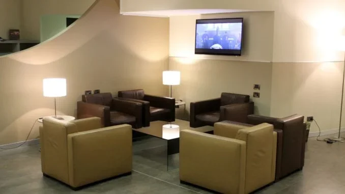 Dyqan/ Ambient Biznesit me Qera Tek Hoxha Tahsim (ID BL211) Tirane