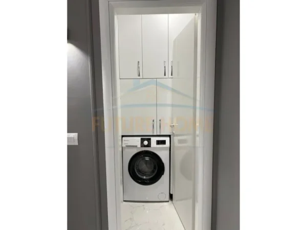 Tirane, jepet me qera apartament 2+1+Ballkon Kati 5, 70 m² 800 € (MYSLYM SHYRI)