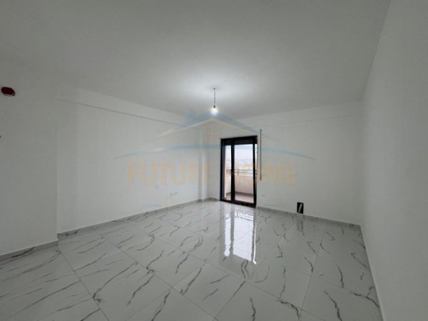 Durres, shitet apartament 1+1+Ballkon Kati 5, 67 m² 95.000 € (mali i robit)