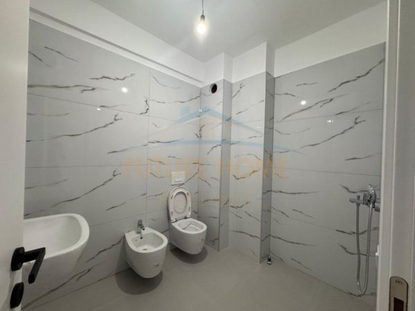 Durres, shitet apartament 1+1+Ballkon Kati 5, 67 m² 95.000 € (mali i robit)