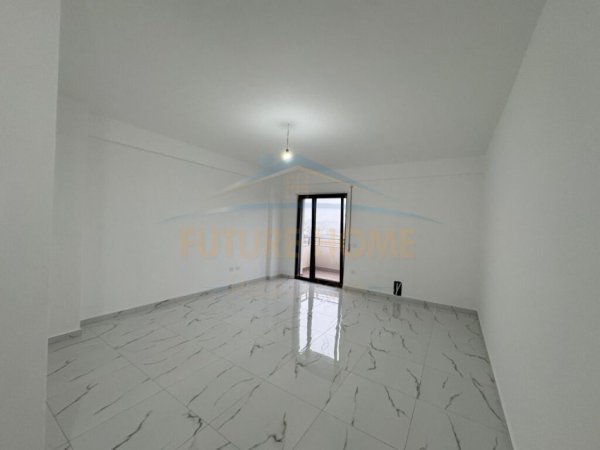 Durres, shitet apartament 1+1+Ballkon Kati 5, 67 m² 95.000 € (mali i robit)