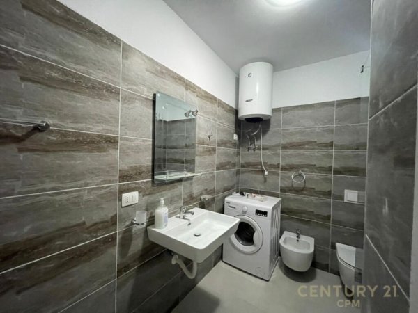 Tirane, jepet me qera apartament 1+1 Kati 3, 57 m² 500 € (fusha e aviacionit)