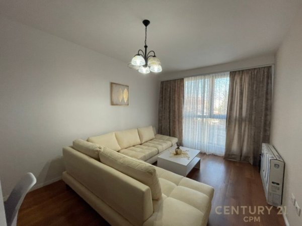 Tirane, jepet me qera apartament 1+1 Kati 3, 57 m² 500 € (fusha e aviacionit)