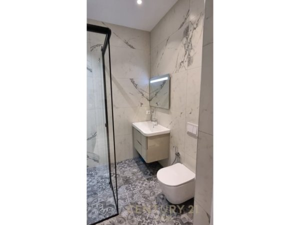 Tirane, jepet me qera apartament 1+1 Kati 3, 43 m² 650 € (myslym shyrri)