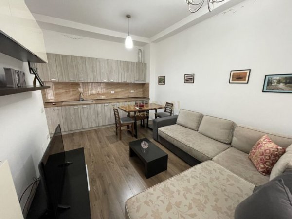 Tirane, jepet me qera apartament 1+1 Kati 1, 52 m² 500 € (21 dhjetori)