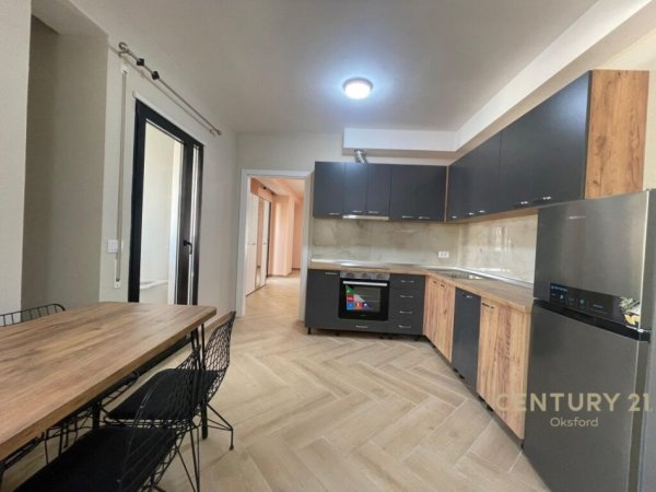 Tirane, jepet me qera apartament 1+1 Kati 5, 65 m² 650 € (rruga e elbasanit)