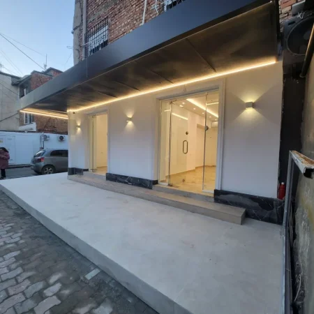 Tirane, shes dyqan Kati 0, 27 m² 139.000 € (Rruga e Kavajes)