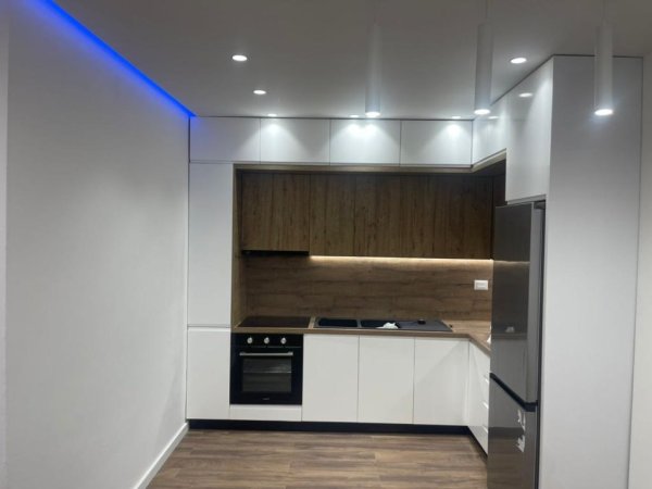 Tirane, jepet me qera apartament 2+1+Ballkon Kati 4, 80 m² 600 € (5 maji)