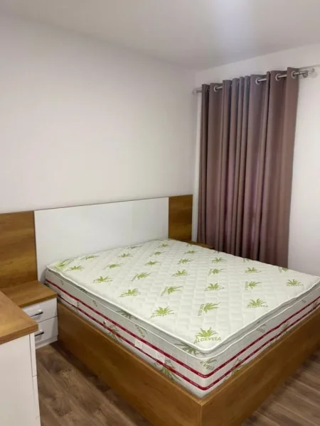 Tirane, jepet me qera apartament 2+1+Ballkon Kati 4, 80 m² 600 € (5 maji)