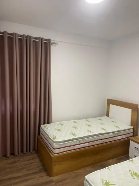 Tirane, jepet me qera apartament 2+1+Ballkon Kati 4, 80 m² 600 € (5 maji)